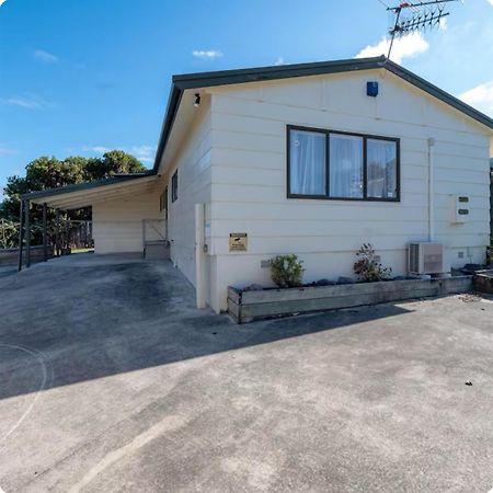 Aroha Nui Rotorua Villa Bagian luar foto