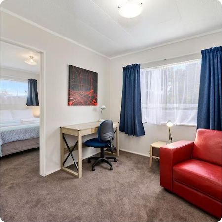 Aroha Nui Rotorua Villa Bagian luar foto