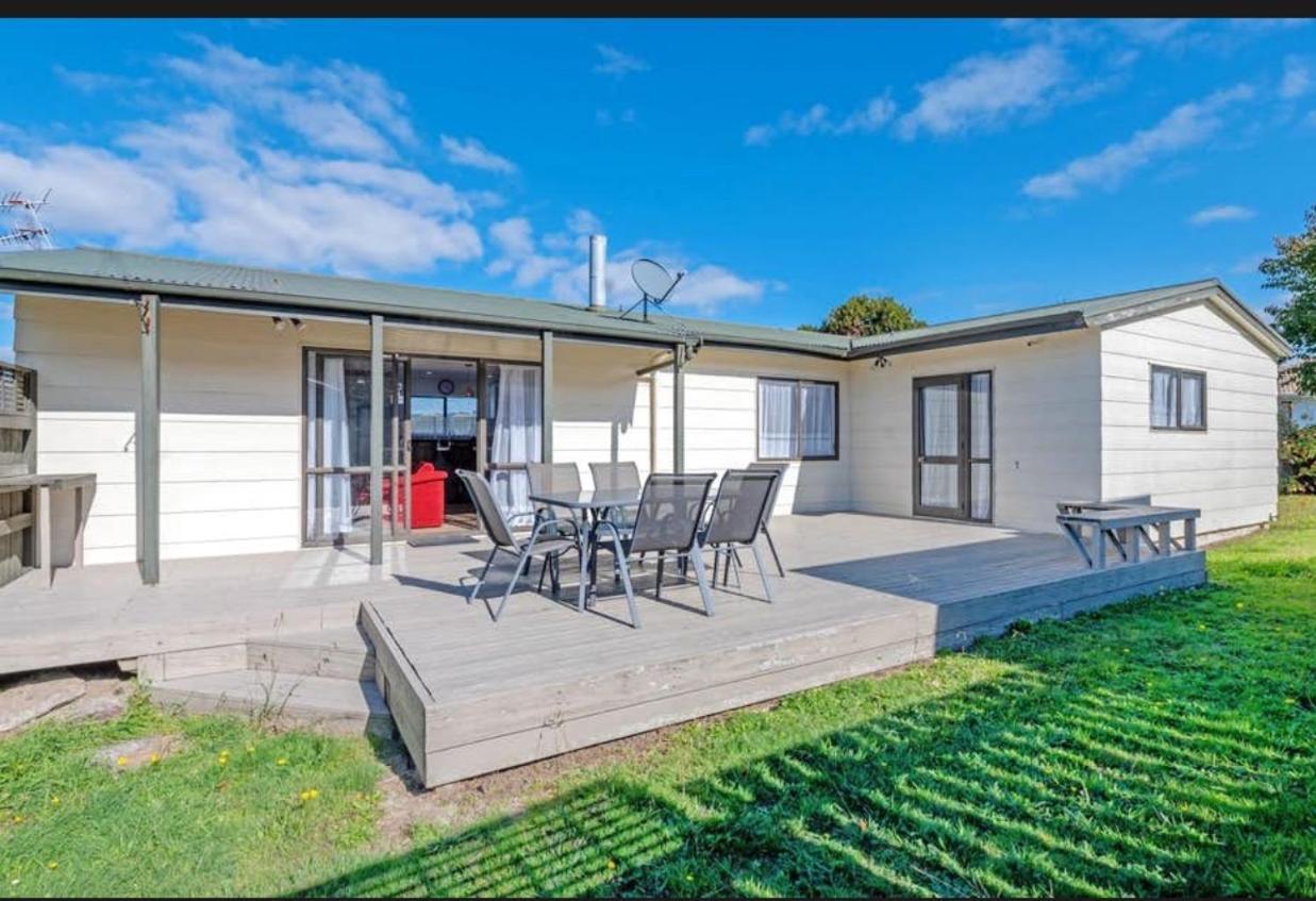 Aroha Nui Rotorua Villa Bagian luar foto